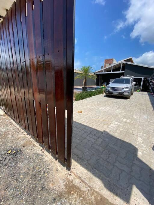 Casa de férias Casa Espacosa Com Piscina Em